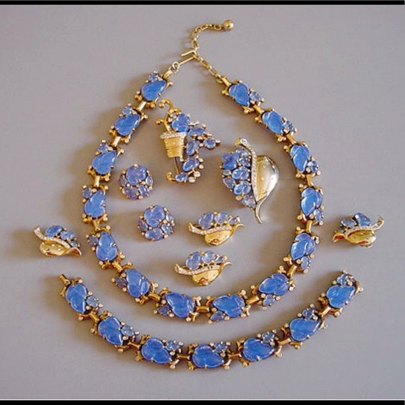 Vintage 1948 Trifari Fruit Salad Bracelet - Picture 6 of 14